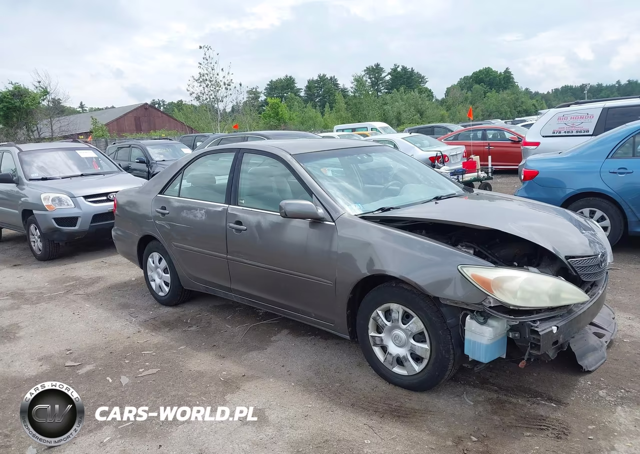 2004 Toyota Camry Le – zdjęcie 1 z 15