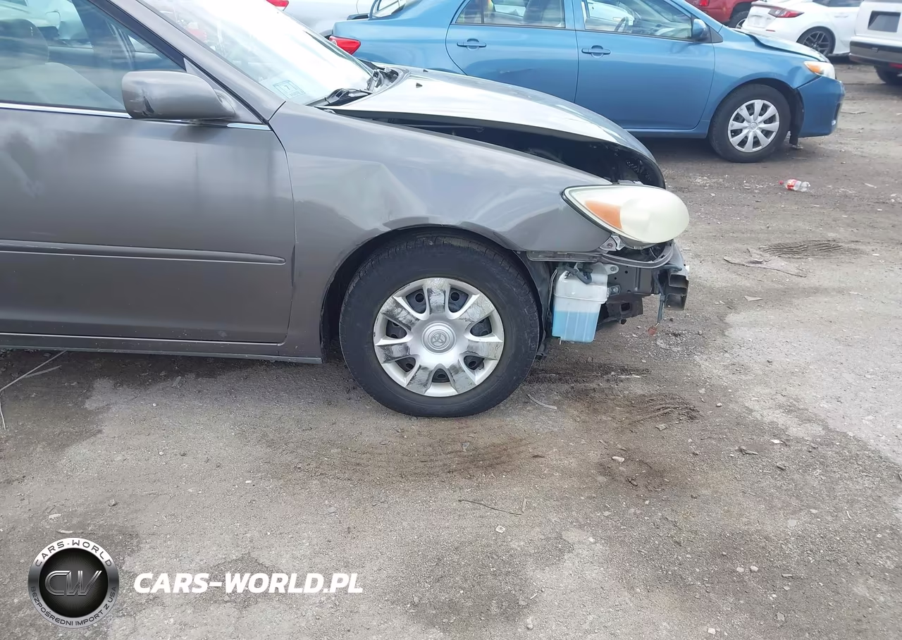 2004 Toyota Camry Le VIN:4T1BE32K34U932973 - 14