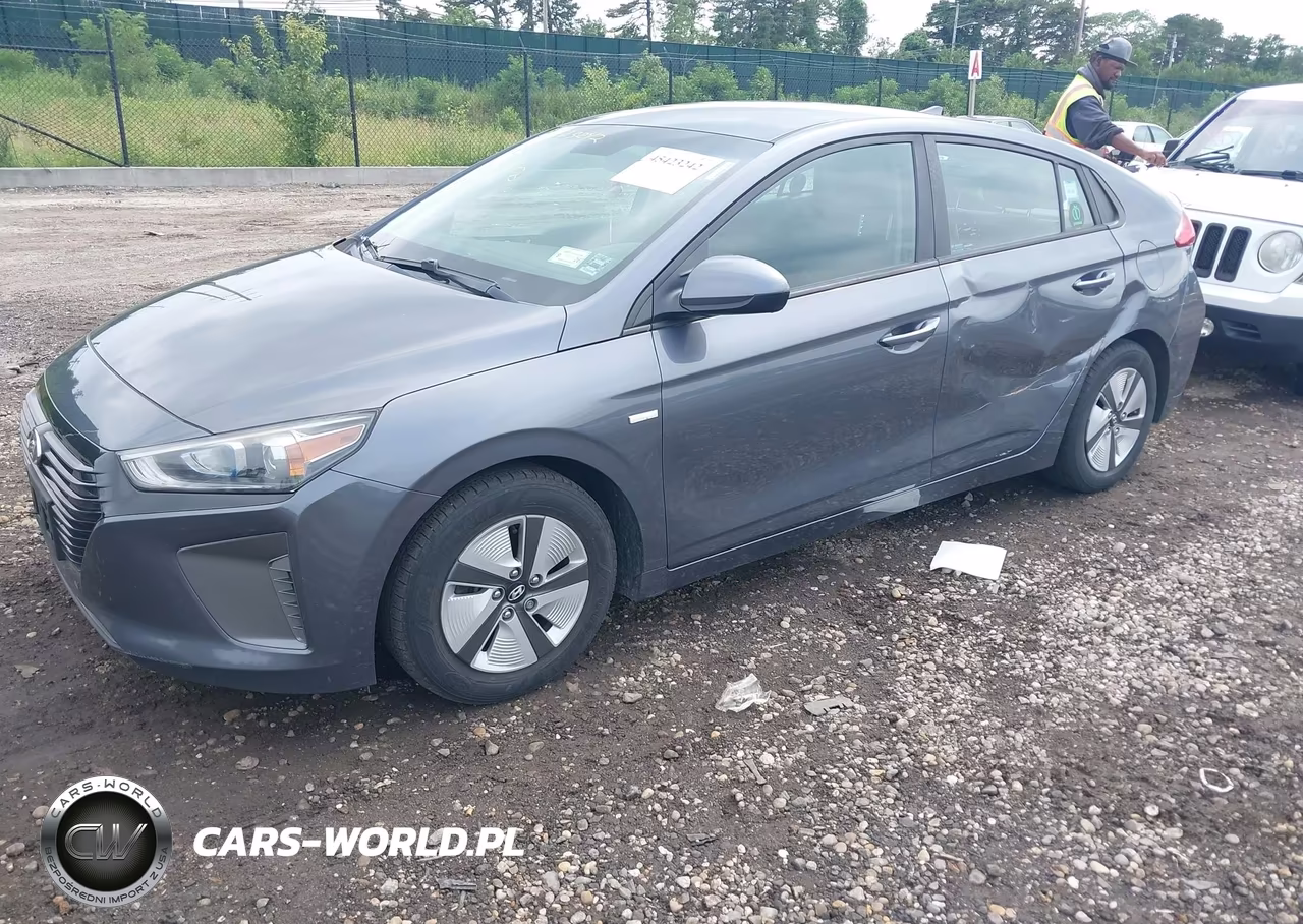 2018 Hyundai Ioniq Hybrid Blue VIN:KMHC65LC4JU102924 - 2