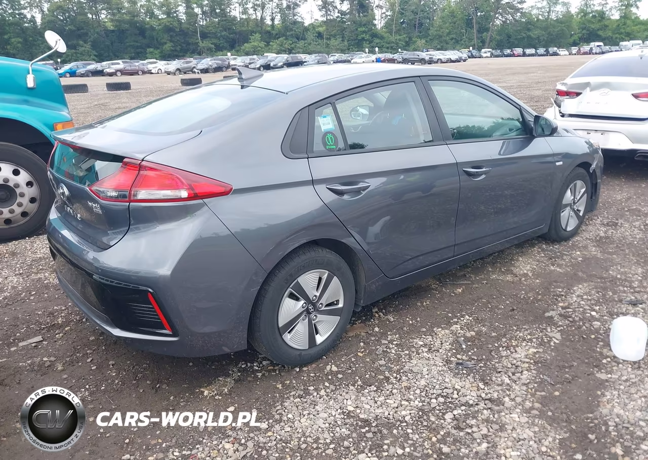 2018 Hyundai Ioniq Hybrid Blue VIN:KMHC65LC4JU102924 - 4
