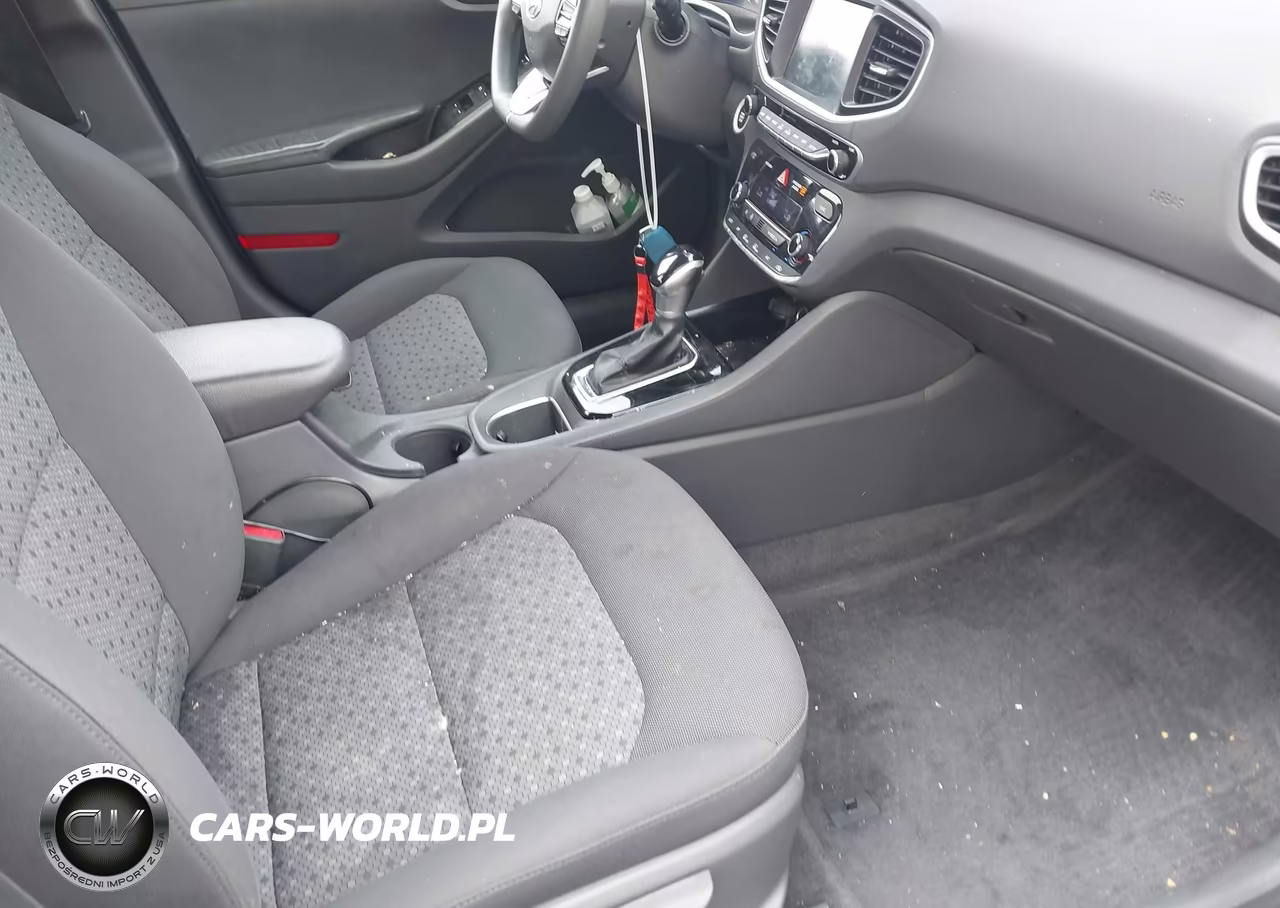 2018 Hyundai Ioniq Hybrid Blue VIN:KMHC65LC4JU102924 - 5