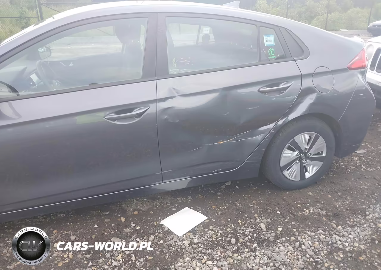 2018 Hyundai Ioniq Hybrid Blue VIN:KMHC65LC4JU102924 - 6