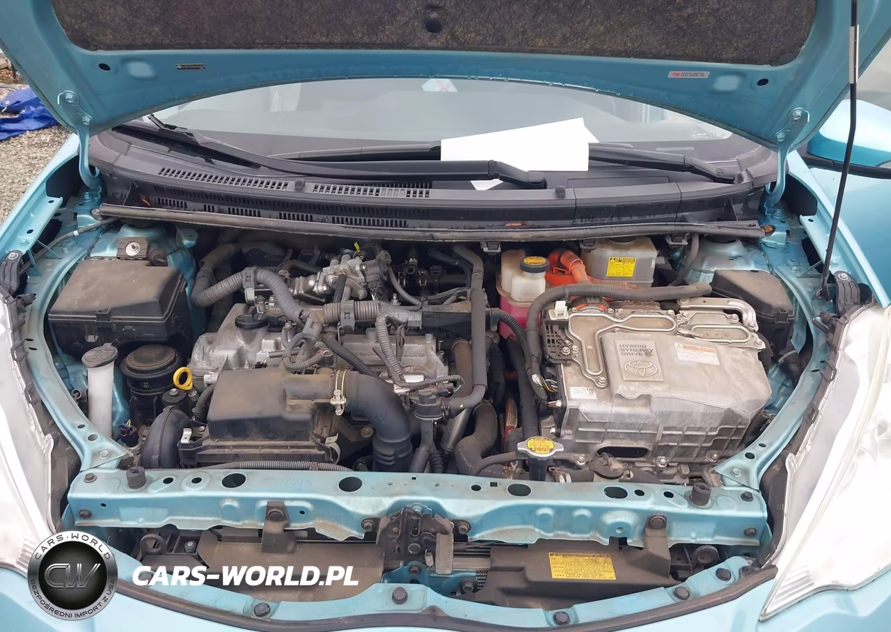 2013 Toyota Prius C Two VIN:JTDKDTB35D1044629 - 10