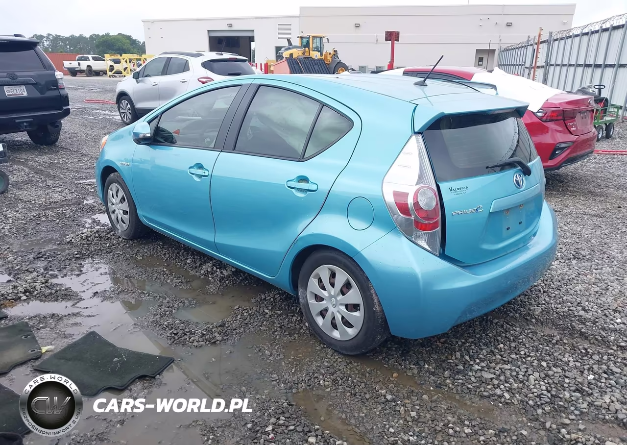 2013 Toyota Prius C Two VIN:JTDKDTB35D1044629 - 3