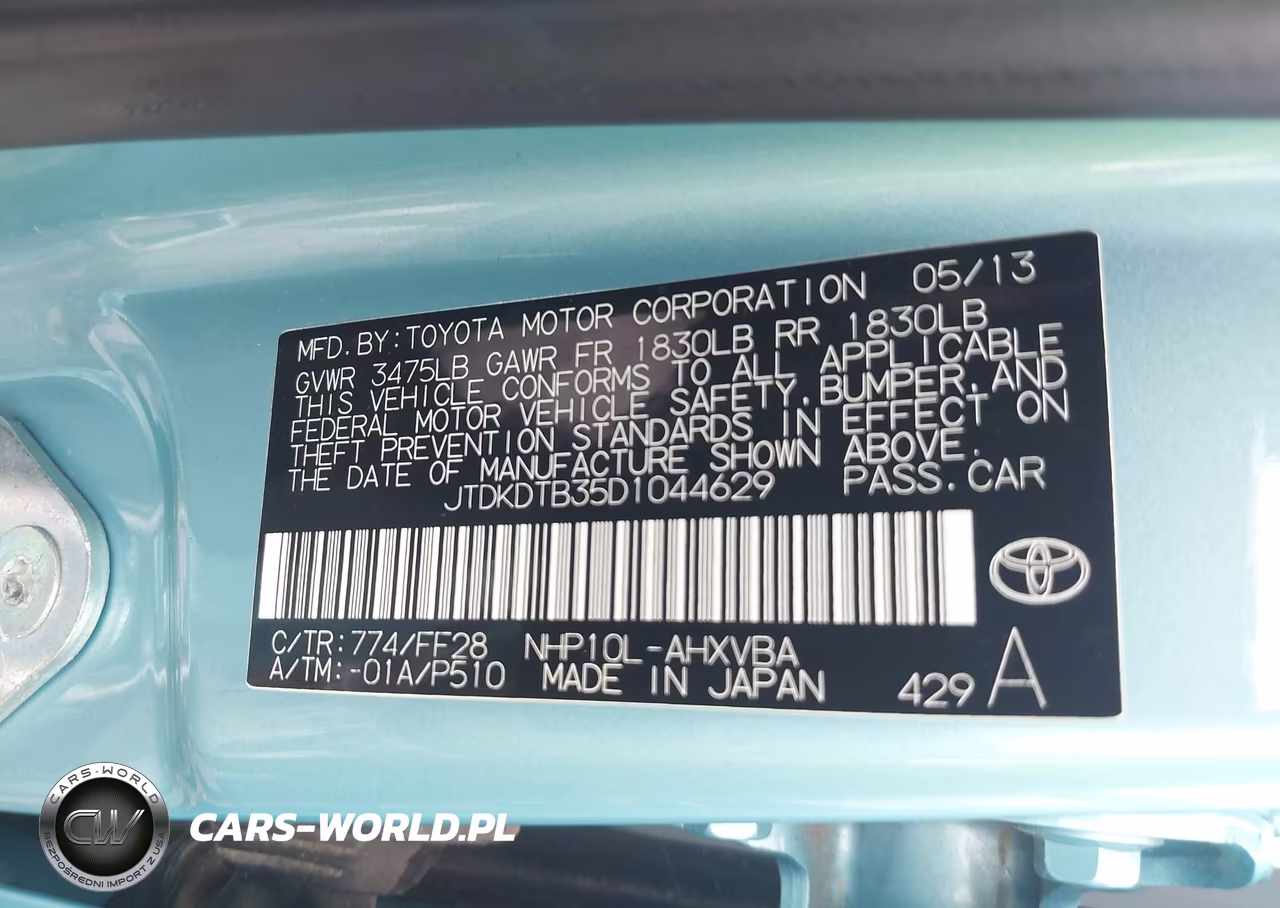 2013 Toyota Prius C Two VIN:JTDKDTB35D1044629 - 9