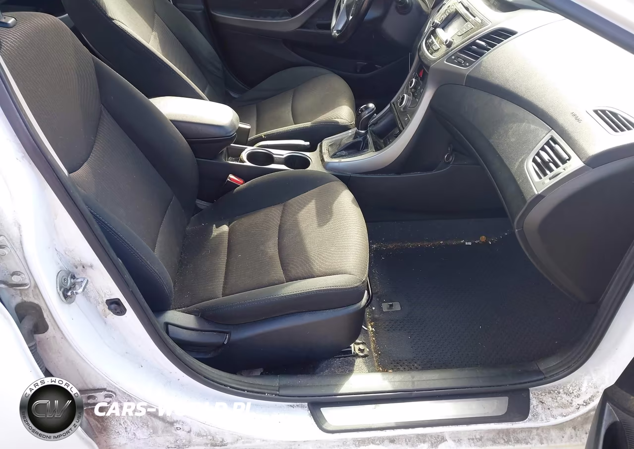 2016 Hyundai Elantra Value Edition VIN:5NPDH4AE2GH775005 - 5