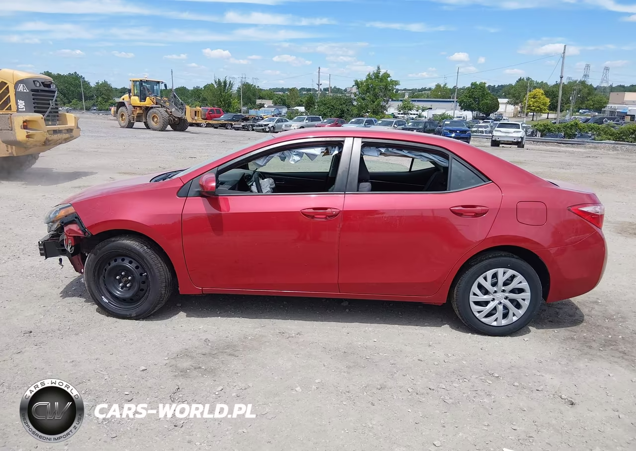 2018 Toyota Corolla Le VIN:2T1BURHE6JC095804 - 14