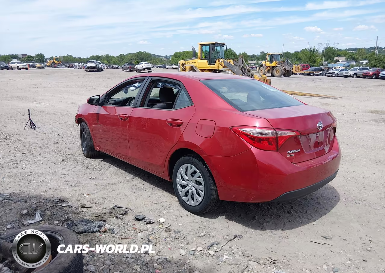 2018 Toyota Corolla Le VIN:2T1BURHE6JC095804 - 3