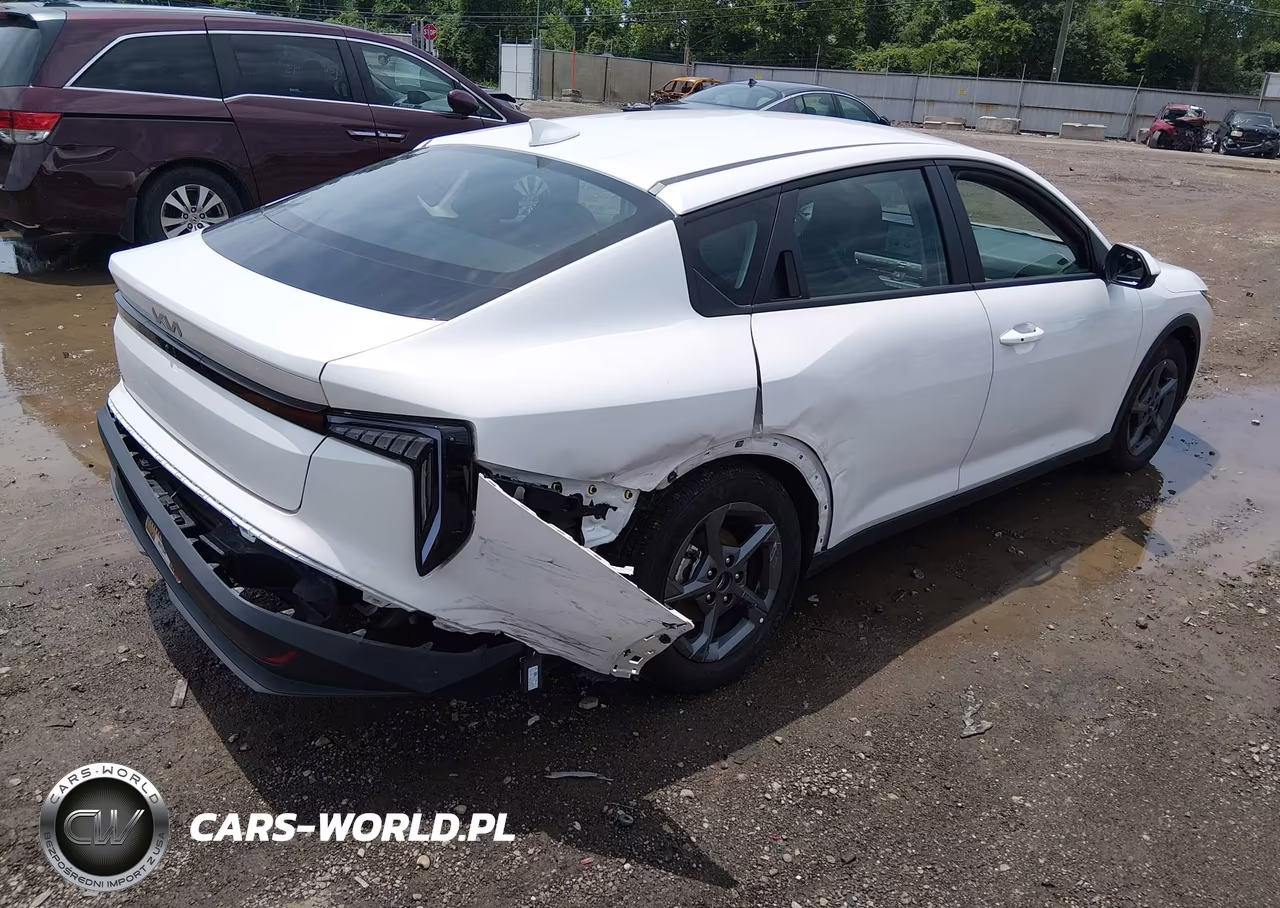 2025 Kia K4 Lxs VIN:3KPFT4DEXSE144602 - 4