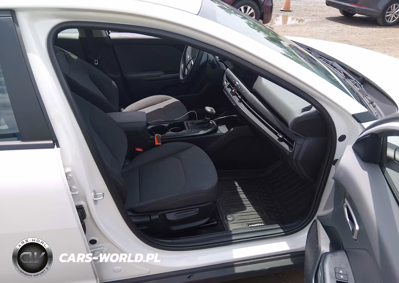 2025 Kia K4 Lxs VIN:3KPFT4DEXSE144602 - 5