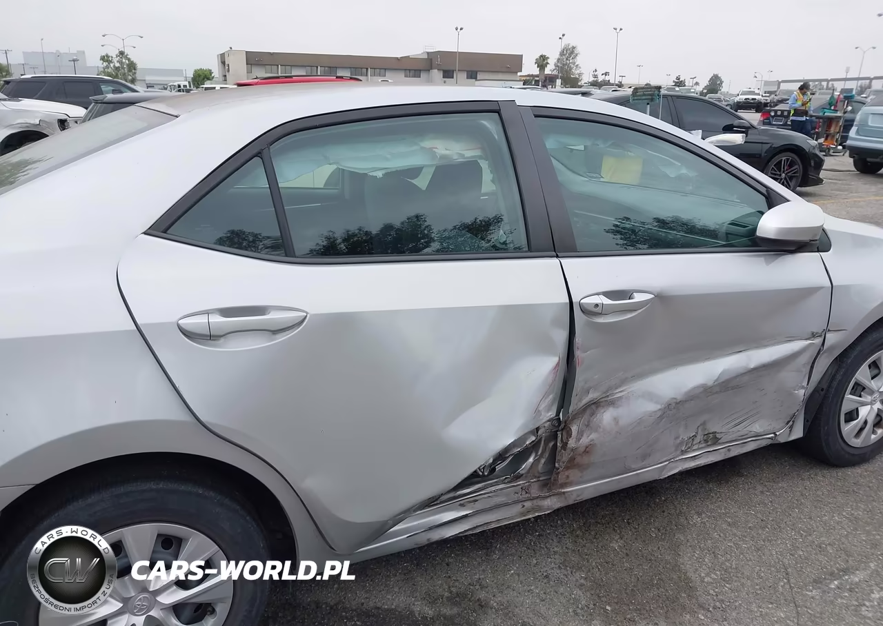 2015 Toyota Corolla L VIN:5YFBURHE0FP223073 - 12