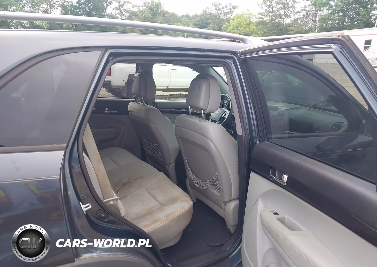 2011 Kia Sorento Lx V6 VIN:5XYKTDA27BG067554 - 8