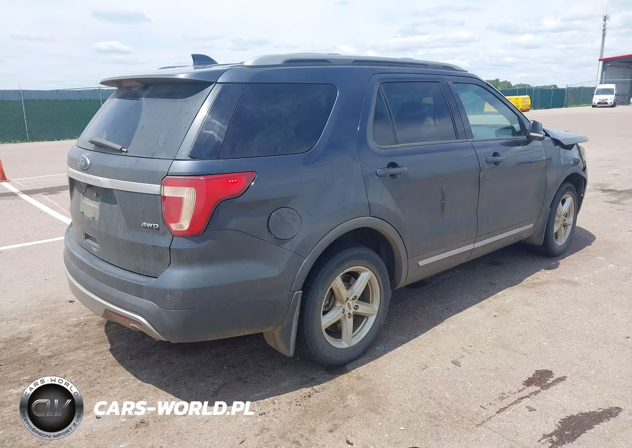 2017 Ford Explorer Xlt VIN:1FM5K8D85HGB31485 - 4