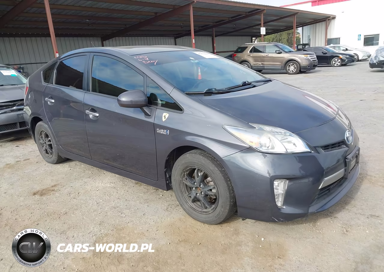 2014 Toyota Prius Plug-In – zdjęcie 1 z 17