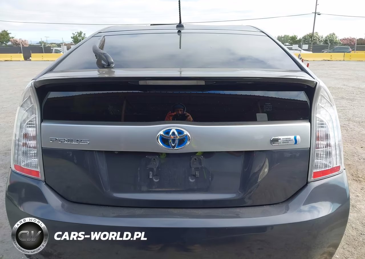 2014 Toyota Prius Plug-In VIN:JTDKN3DP8E3050119 - 17