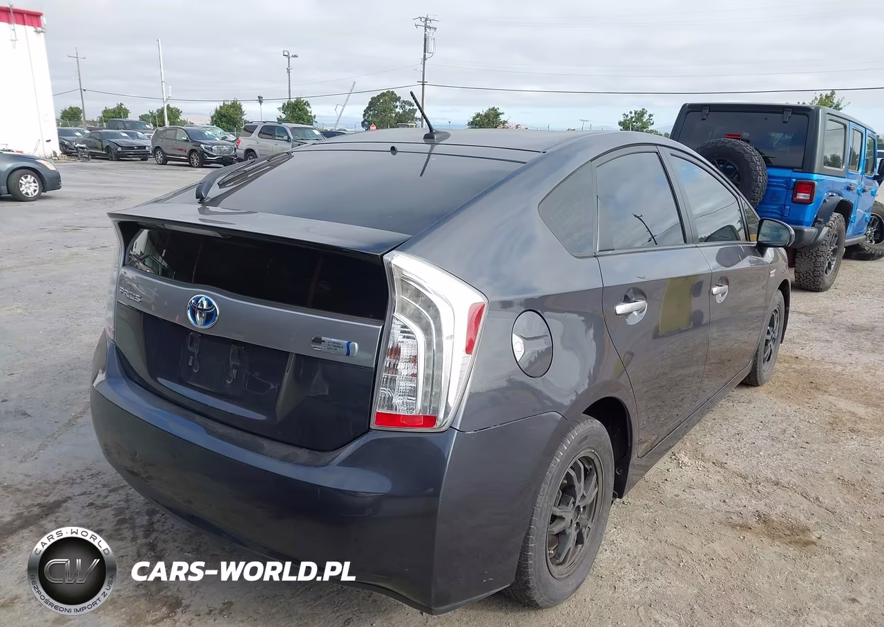 2014 Toyota Prius Plug-In VIN:JTDKN3DP8E3050119 - 4