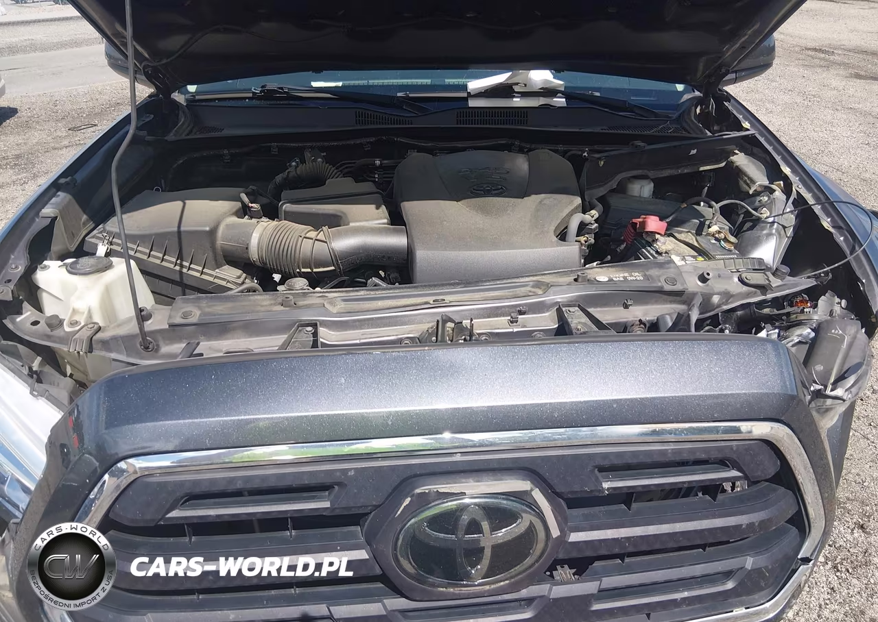 2018 Toyota Tacoma Sr5 V6 VIN:5TFAZ5CN2JX061812 - 10