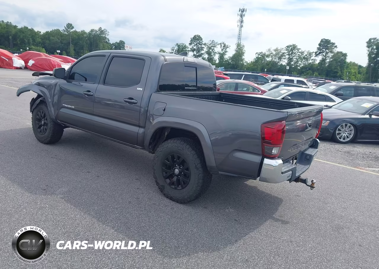 2018 Toyota Tacoma Sr5 V6 VIN:5TFAZ5CN2JX061812 - 3