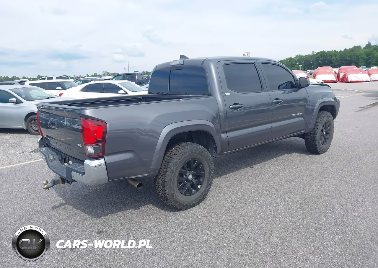 2018 Toyota Tacoma Sr5 V6 VIN:5TFAZ5CN2JX061812 - 4