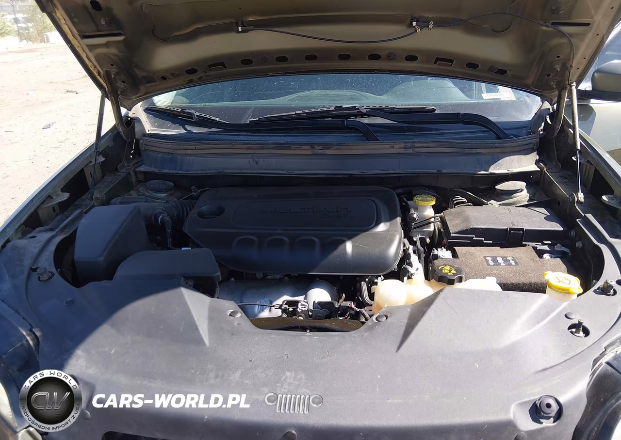 2019 Jeep Cherokee Latitude Plus 4X4 VIN:1C4PJMLB6KD441966 - 10