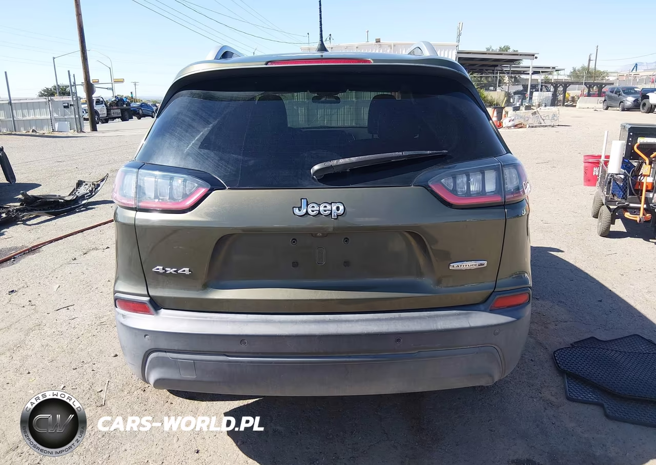 2019 Jeep Cherokee Latitude Plus 4X4 VIN:1C4PJMLB6KD441966 - 16