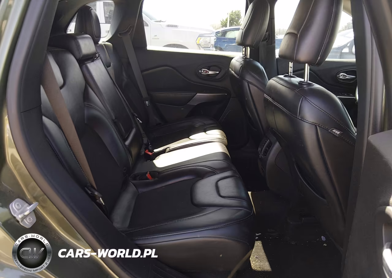 2019 Jeep Cherokee Latitude Plus 4X4 VIN:1C4PJMLB6KD441966 - 8