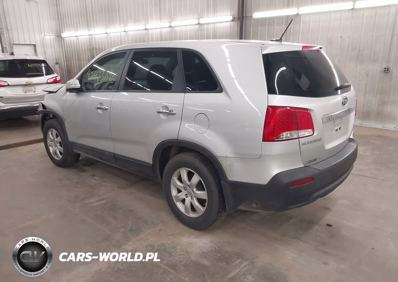 2013 Kia Sorento Lx VIN:5XYKT3A19DG379461 - 3