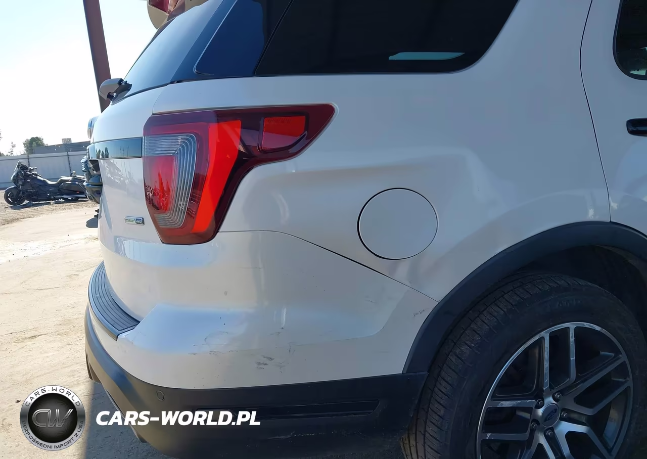 2018 Ford Explorer Sport VIN:1FM5K8GT9JGB57139 - 6