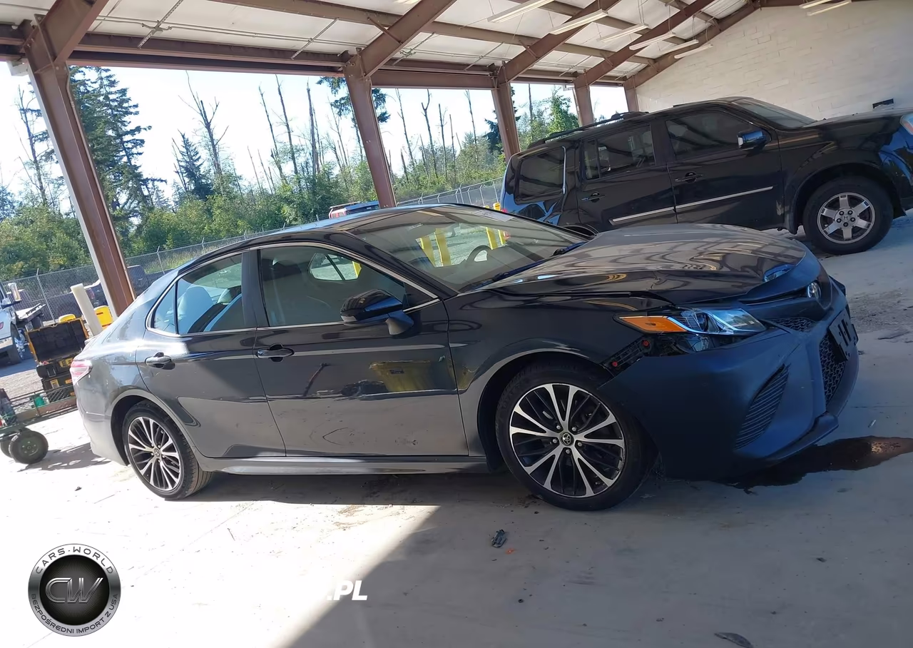 2018 Toyota Camry Se VIN:4T1B11HK3JU623250 - 13