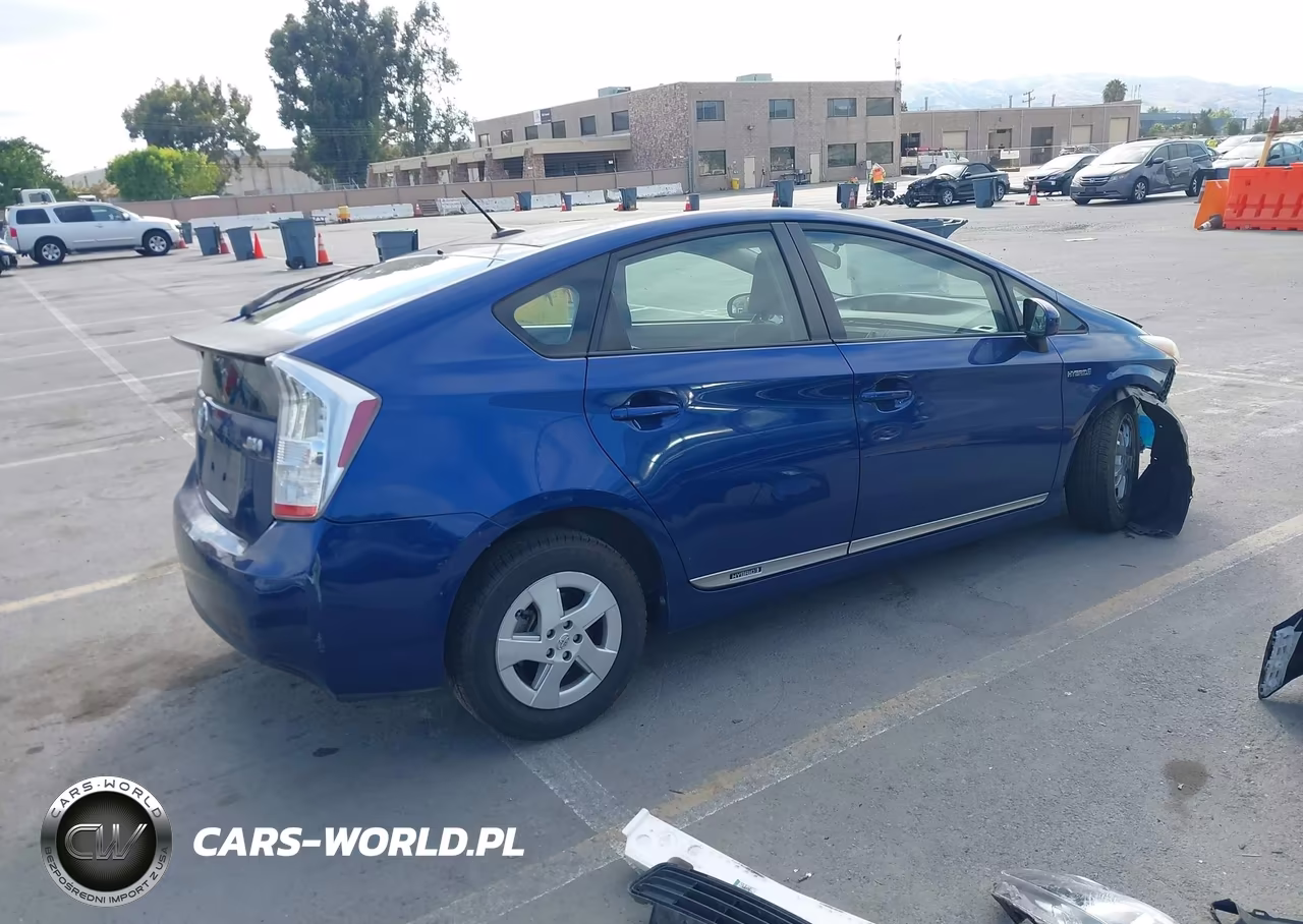 2011 Toyota Prius Three VIN:JTDKN3DU0B0247191 - 4