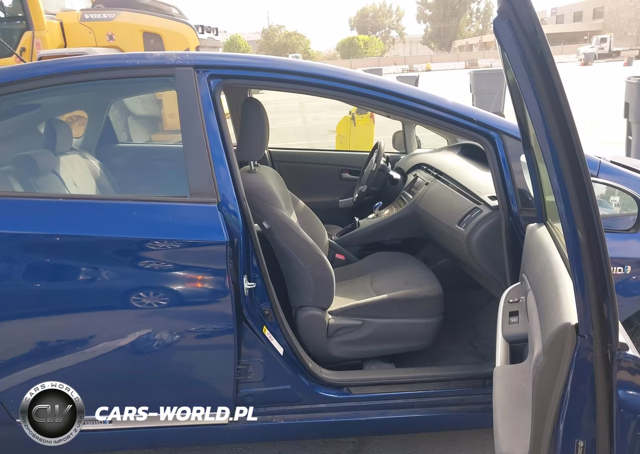2011 Toyota Prius Three VIN:JTDKN3DU0B0247191 - 5