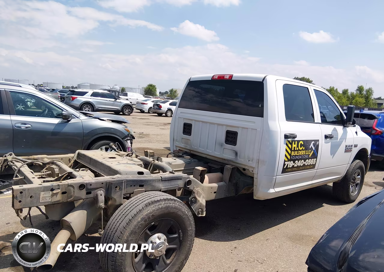 2015 Ram 2500 Tradesman VIN:3C6UR5HJ7FG537722 - 13