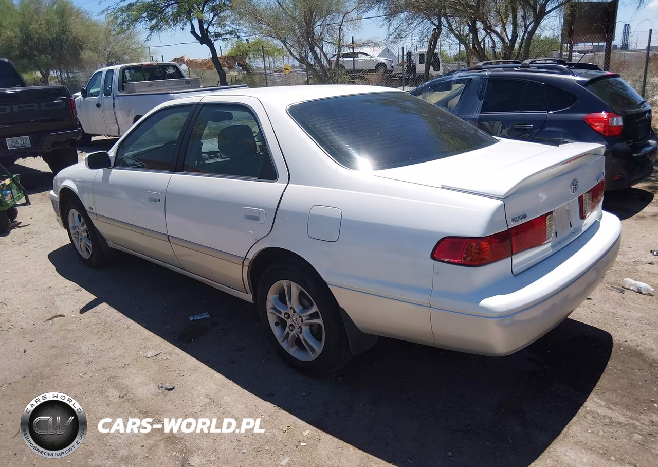 2001 Toyota Camry Le VIN:JT2BG22KX10553988 - 3