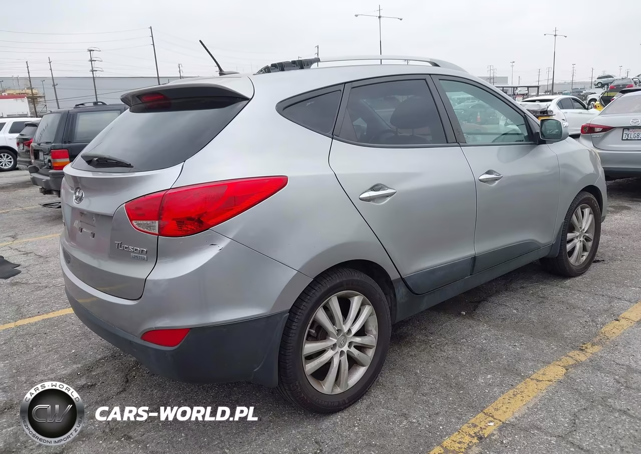 2011 Hyundai Tucson Limited VIN:KM8JU3AC5BU158179 - 4