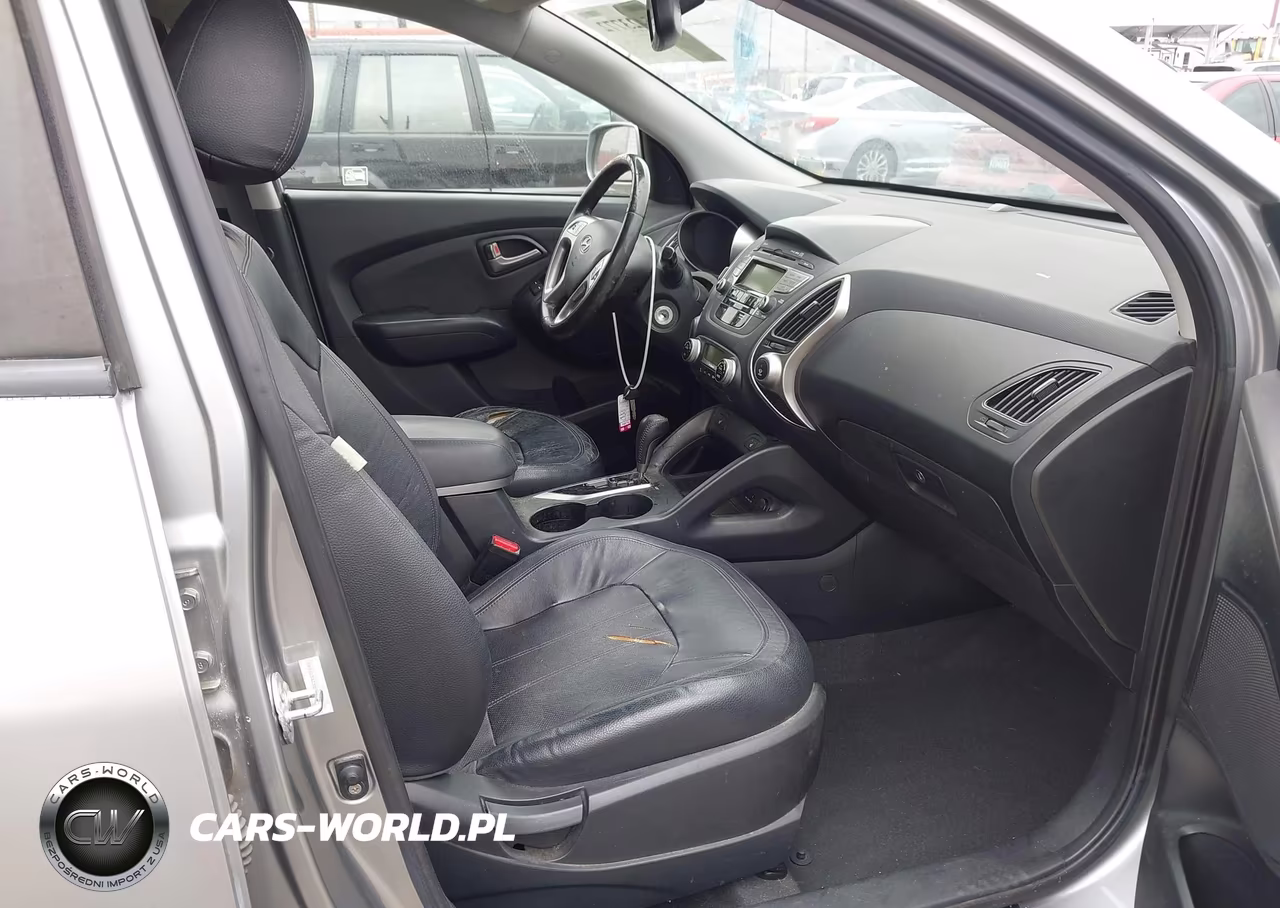 2011 Hyundai Tucson Limited VIN:KM8JU3AC5BU158179 - 5