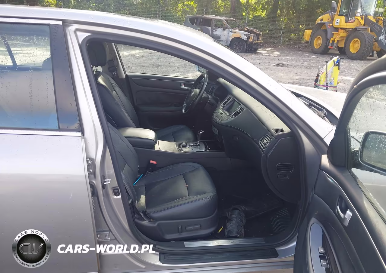 2013 Hyundai Genesis 3.8 VIN:KMHGC4DD3DU213125 - 5