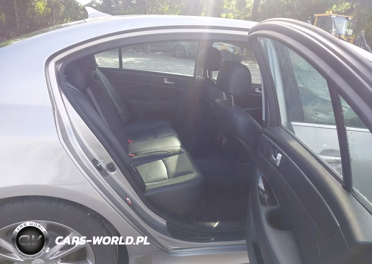 2013 Hyundai Genesis 3.8 VIN:KMHGC4DD3DU213125 - 8