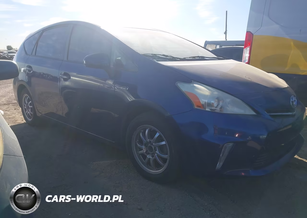 2014 Toyota Prius V Two – zdjęcie 1 z 16