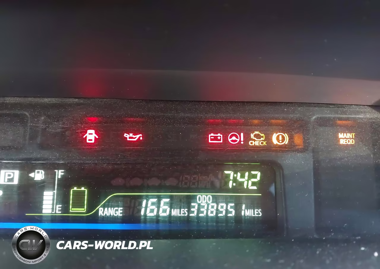 2014 Toyota Prius V Two VIN:JTDZN3EU3EJ009718 - 15