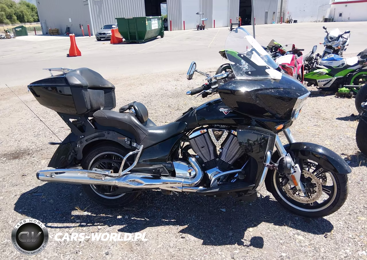 2015 Victory Motorcycles Cross Country Tour VIN:5VPTW36N9F3043616 - 13