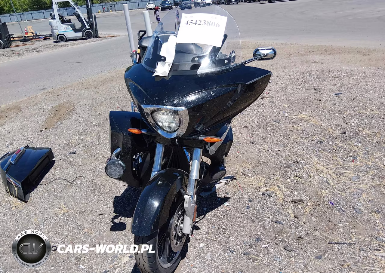 2015 Victory Motorcycles Cross Country Tour VIN:5VPTW36N9F3043616 - 5