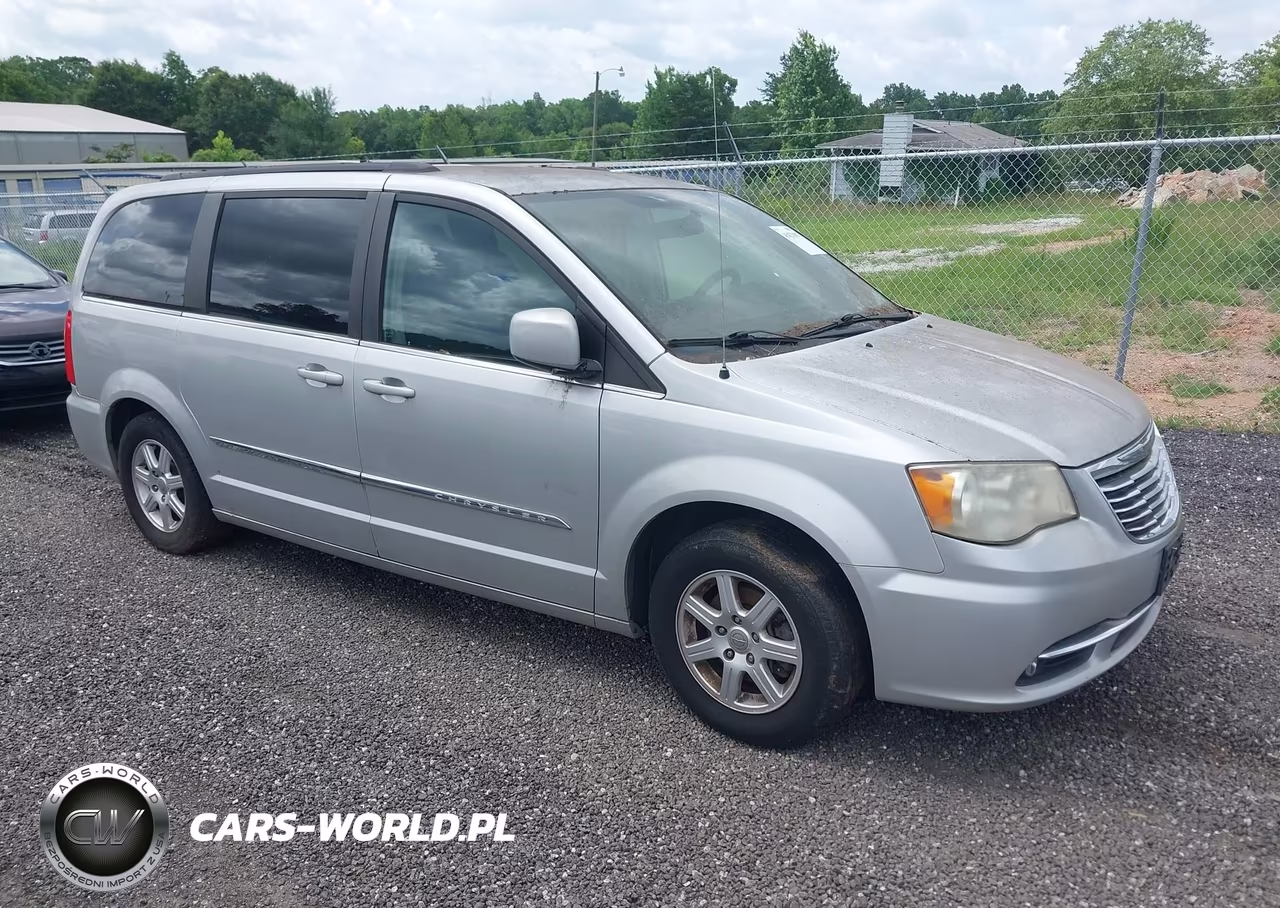 2011 Chrysler Town & Country Touring – zdjęcie 1 z 11