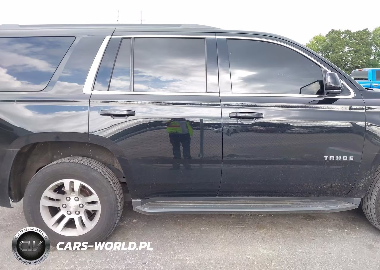 2018 Chevrolet Tahoe Ls VIN:1GNSCAKC6JR225931 - 13