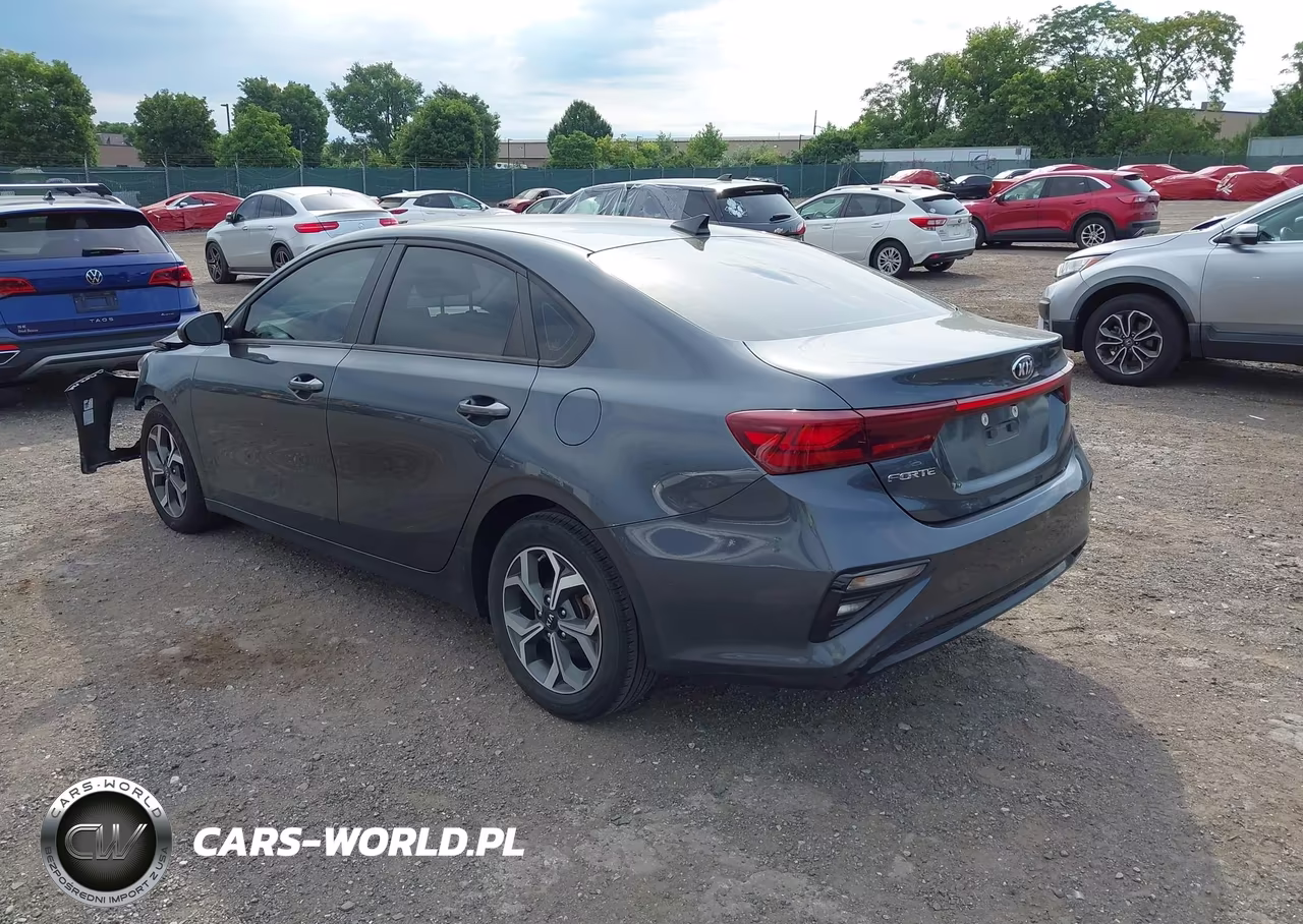 2021 Kia Forte Lxs VIN:3KPF24AD3ME352385 - 3
