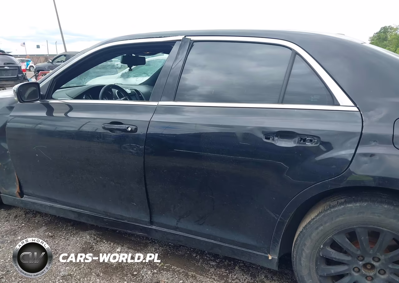 2014 Chrysler 300 VIN:2C3CCAAG4EH375774 - 13