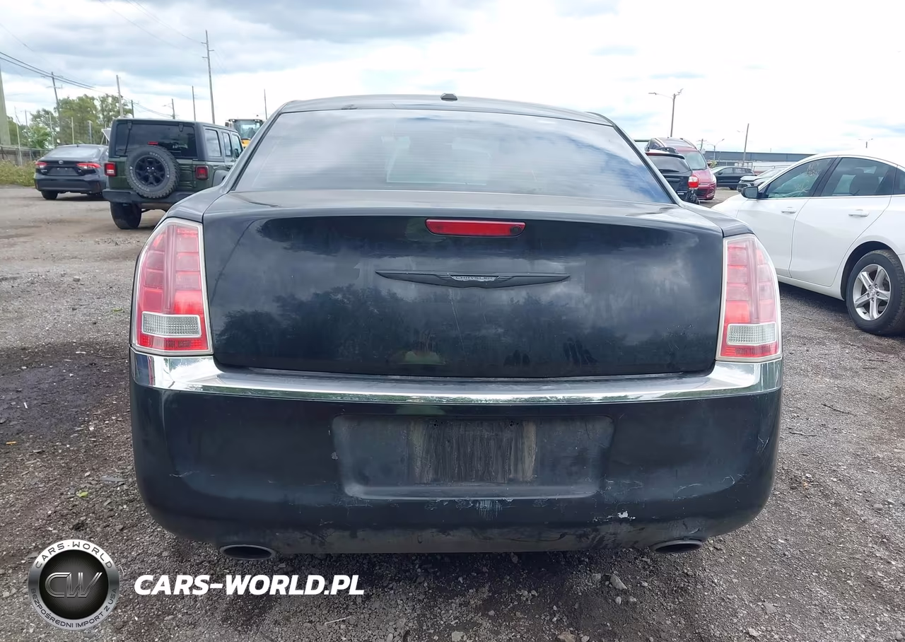 2014 Chrysler 300 VIN:2C3CCAAG4EH375774 - 15