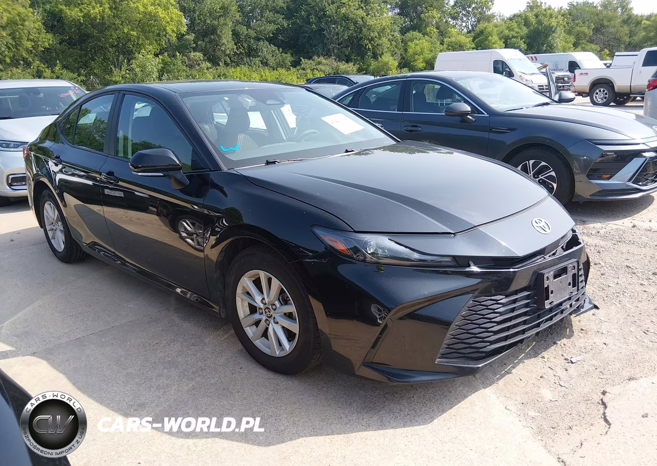 2025 Toyota Camry Le – zdjęcie 1 z 16