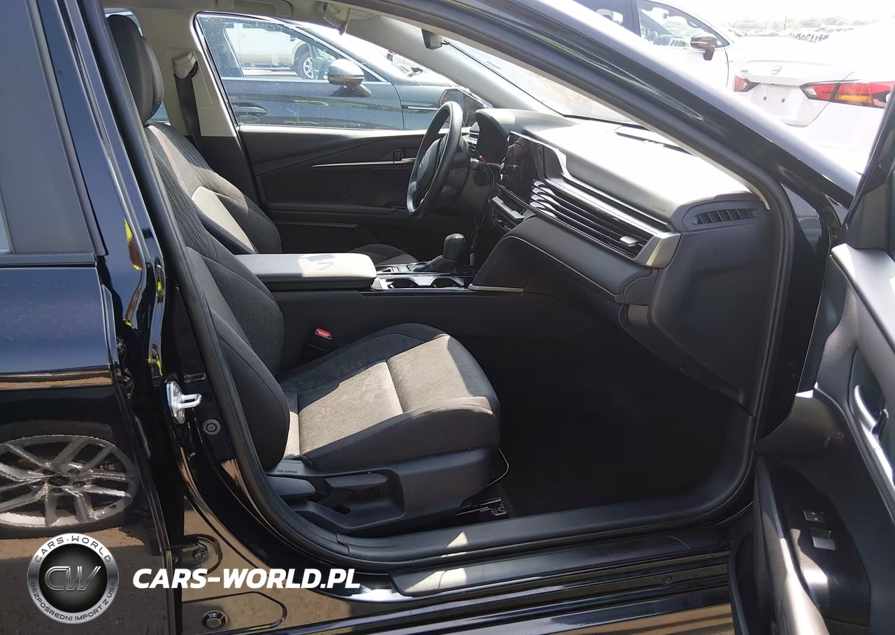 2025 Toyota Camry Le VIN:4T1DAACK4SU508769 - 5