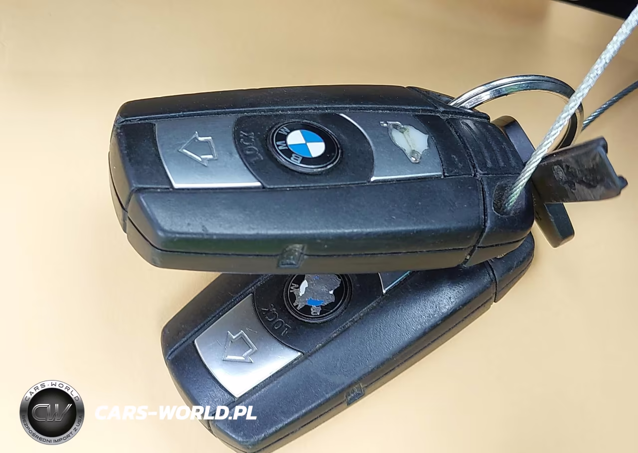 2007 BMW 525I VIN:WBANE53537CW66674 - 11
