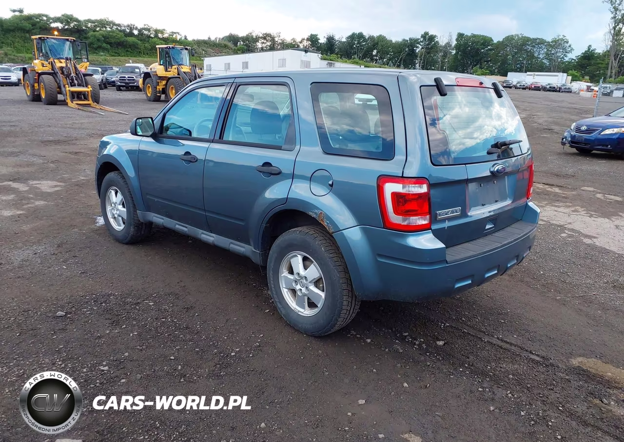 2012 Ford Escape Xls VIN:1FMCU0C71CKB61584 - 3
